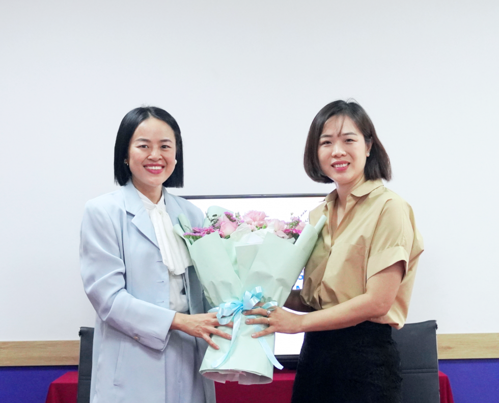 Đại diện lãnh đạo hai bên bà Đinh Quỳnh Anh và bà Nguyễn Thị Mai Liên